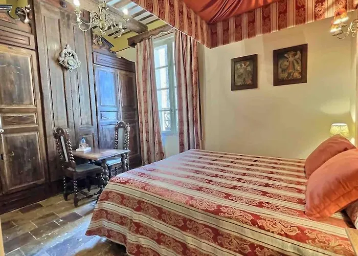 Chez Lydia - Osez La Vie De Chateau ! Pont Du Gard, Uzes